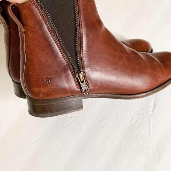 Frye Carly Zip Chelsea Ankle Boots Women's 7.5 B Tan Leather Booties Slip-On - Picture 2 of 8